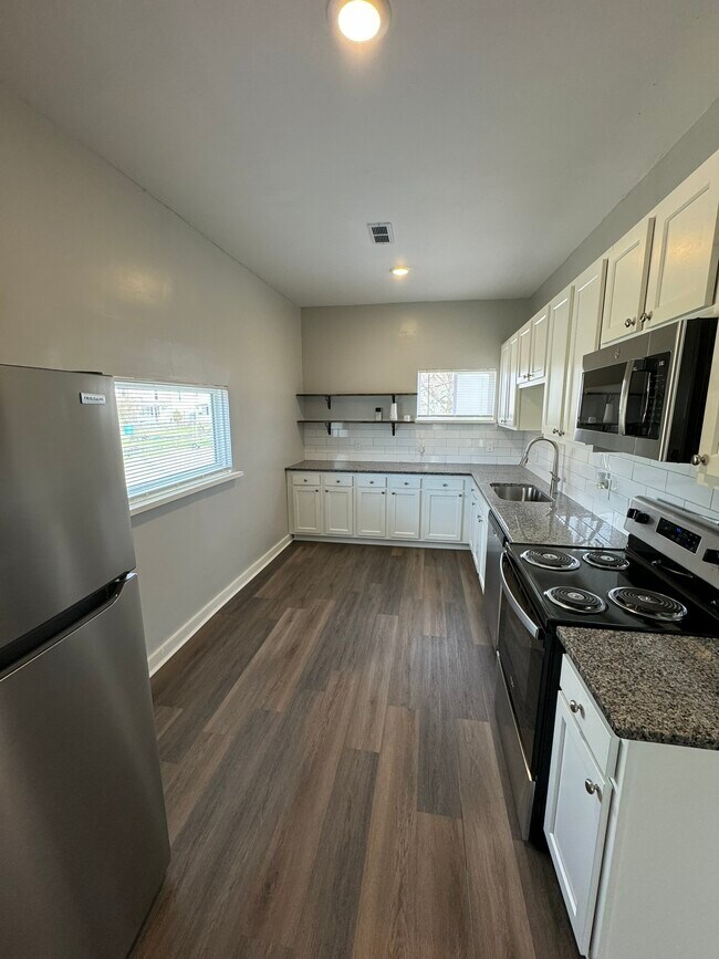 1956 S 8th St, Columbus, OH 43207