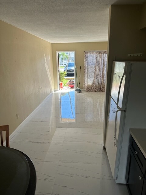 13990 NE 20th Ct unit 3, North Miami Beach, FL 33181 - photo 4