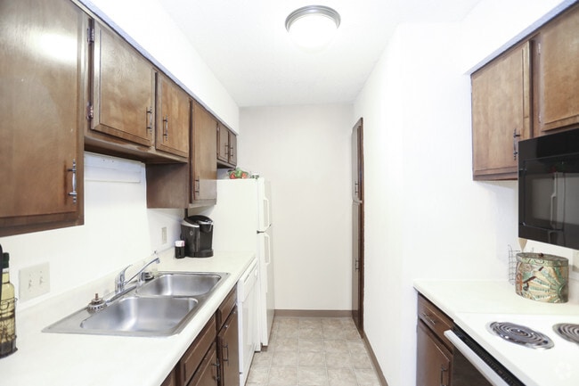 Raintree Apartments, Topeka, KS 66614 - photo 7