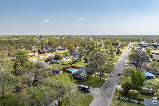 Park Plaza is a quiet neighborhood in south Joplin.