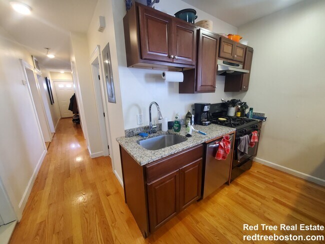 21 Weitz St unit 1, Allston, MA 02134 - photo 3