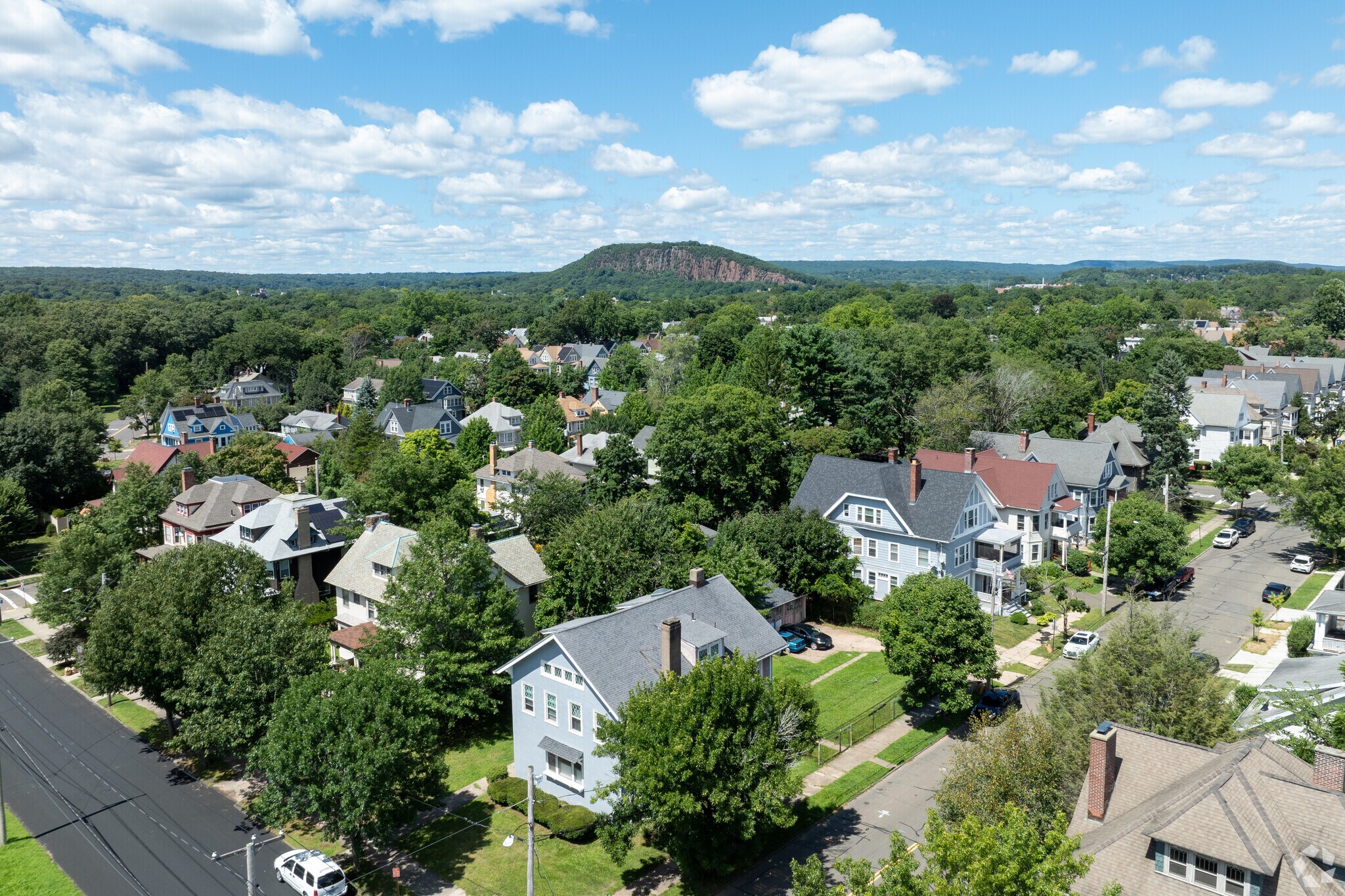 Edgewood is welcoming neighborhood located in New Haven, Connecticut