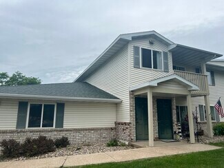 1035 Covered Bridge Rd, Waupaca, WI 54981