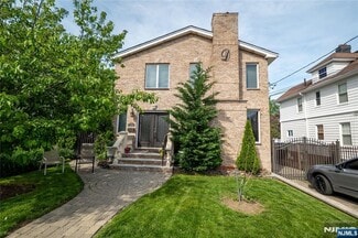 65 2nd St, Cliffside Park, NJ 07010