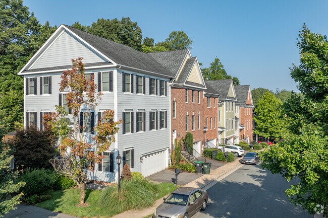 Townhouses are very well kept in the beautiful neighborhood of Ridge Street.