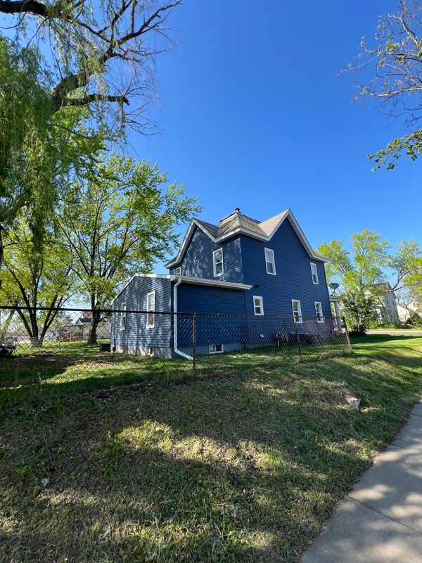 104 N Rural St, Chippewa Falls, WI 54729