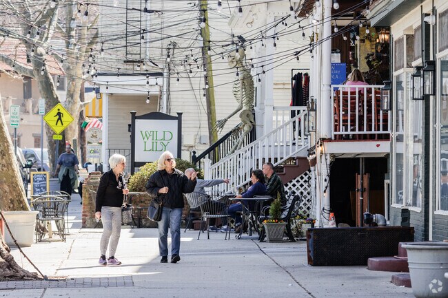 Upper Grandview residents can head to nearby Piermont for a bounty of shops and restaurants.