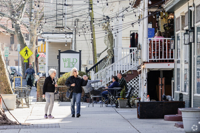 Upper Grandview residents can head to nearby Piermont for a bounty of shops and restaurants.