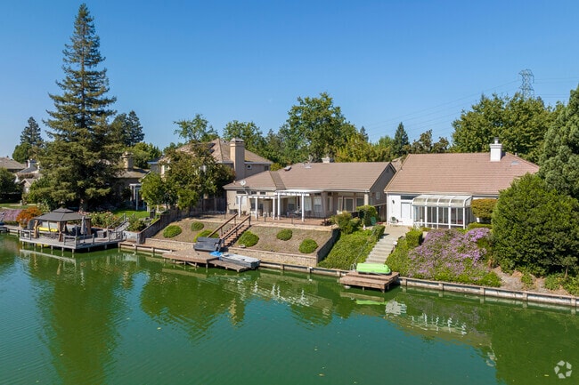 Many homes in Brookside feature lakefront access.