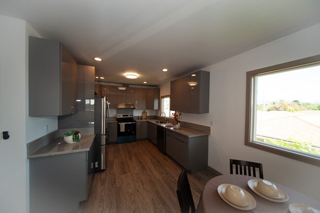 1526 Hooli Cir, Pearl City, HI 96782 - photo 7