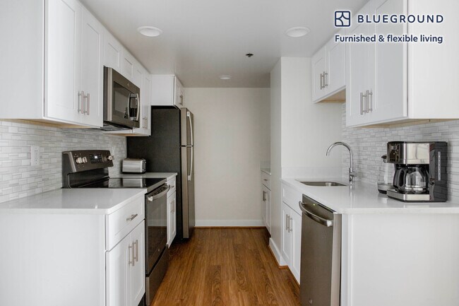 4001 N 9th St unit FL11-ID529, Arlington, VA 22203 - photo 5