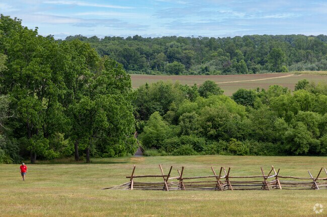 Monmouth Battlefield State Park offers visitors many hiking options in Manalpan, NJ.