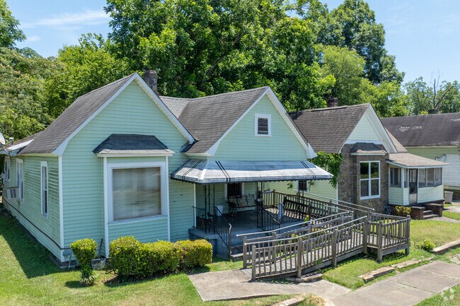 Enjoy the various housing types in Central Pratt.