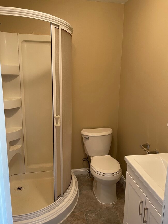 26095 E Huron River Dr unit B, Flat Rock, MI 48134 - photo 3