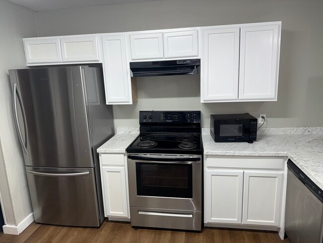 1905 N Ben Wilson St unit 10, Victoria, TX 77901 - photo 2