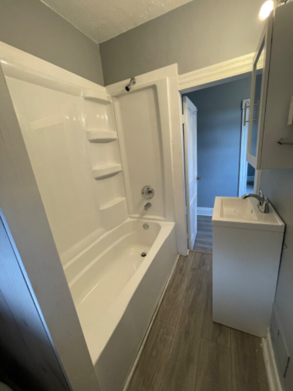 305 Locust St, Coshocton, OH 43812 - photo 5