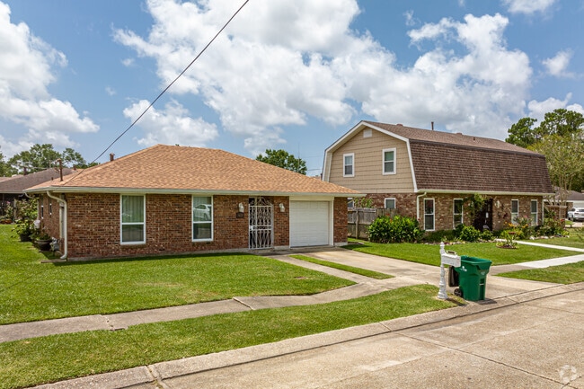 Homes in North Bridgedale come in different shapes and sizes.