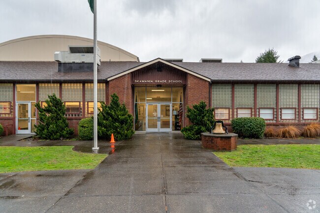The main student entrance of Skamania Elementary School.