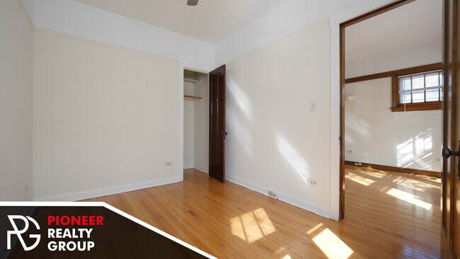 812 W Waveland Ave unit M02B, Chicago, IL 60613 - photo 4