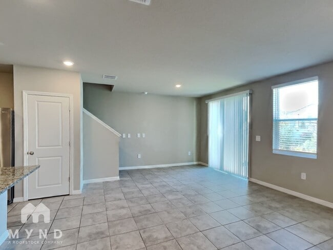 7649 Intrepid Rd, Wesley Chapel, FL 33545 - photo 3