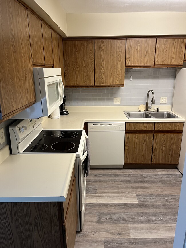 108 Hartford Ct unit 108, Lima, OH 45805 - photo 7