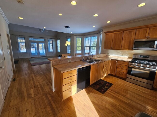 359 Main St, Easthampton, MA 01027 - photo 6