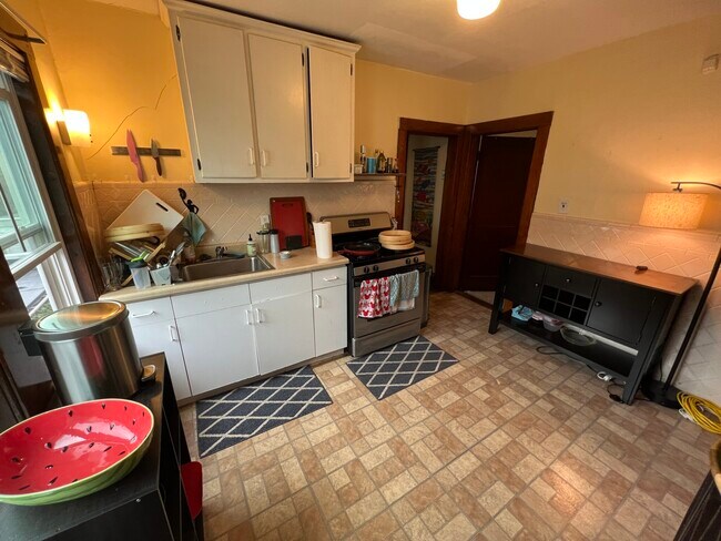 16 Silvey Plaza unit 2, Somerville, MA 02143 - photo 3