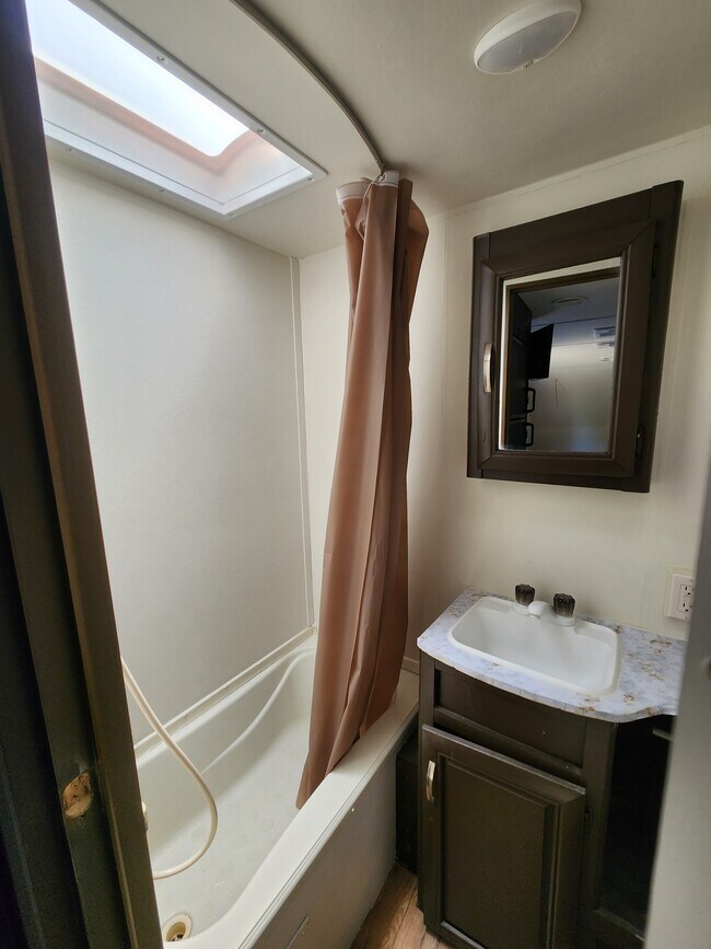 265 Hummingbird Way unit C, Martindale, TX 78655 - photo 5