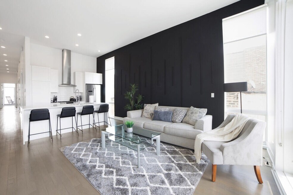 2048 W Chicago Ave unit ID1244903P, Chicago, IL 60622 - photo 1