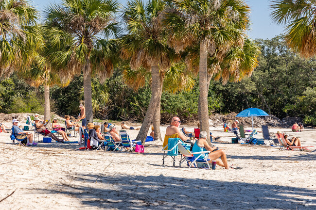 Outside of Flor-A-Mar are a couple of other great beach options.