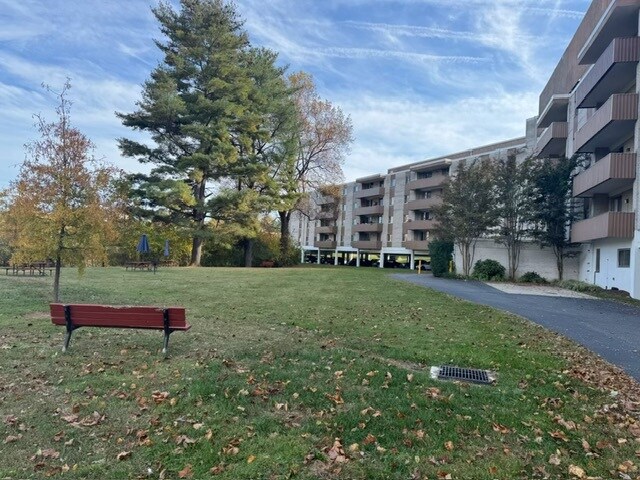 Lakeside Terrace unit A125, Bethesda, MD 20817 - photo 7