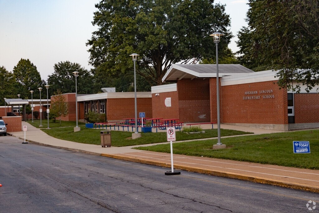 Abraham Lincoln Elementary serves Belleville students from Pre-K through the 5th grade.