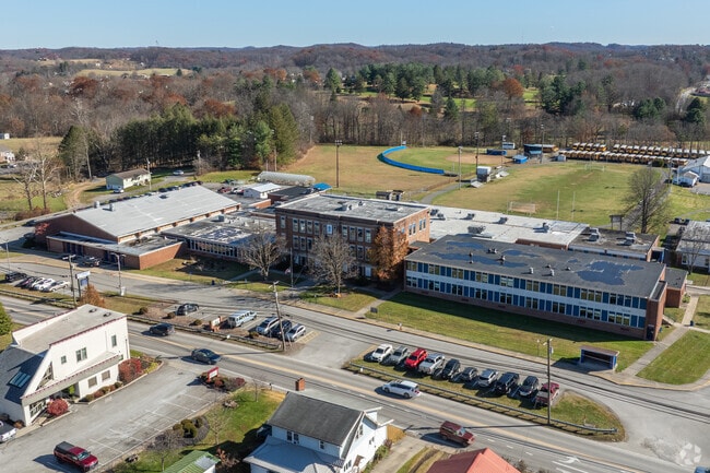 The student-teacher ratio at Buckhannon-Upshur Middle School is 15 to 1.