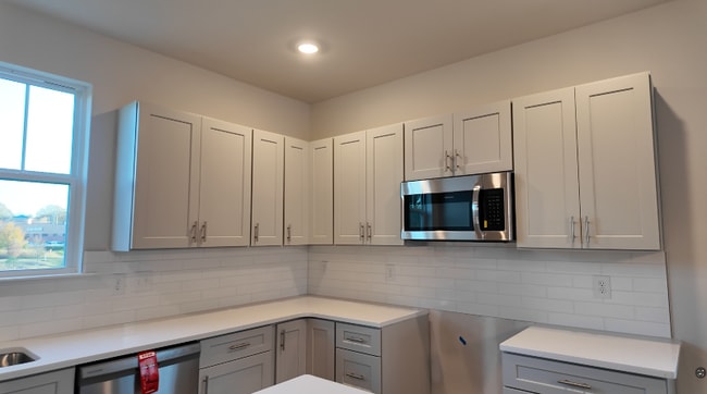 11023 Valkyrie Ln, Charlotte, NC 28214 - photo 2