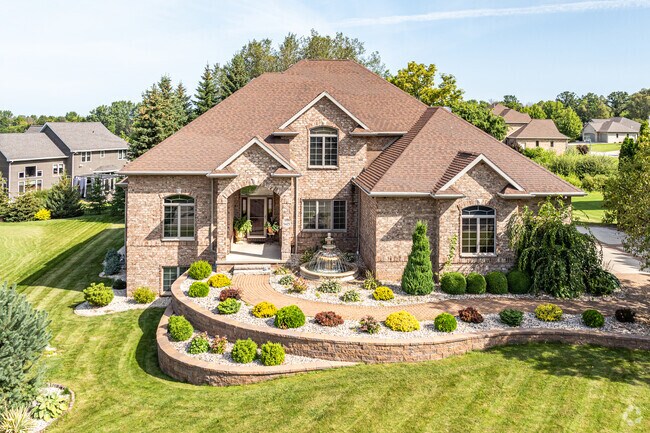 Lake Largo residents take pride in their landscaping.