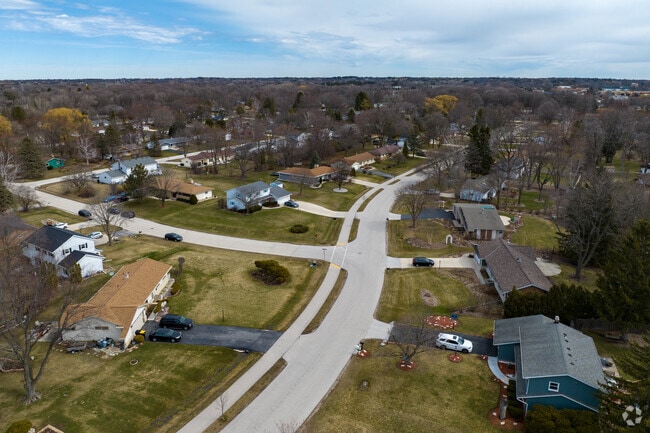 Single Story Ranch Homes Brown Deer Neighborhood