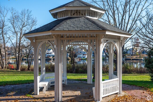 Pawtuxet Park has a gazebo for residents of Palace Garden.