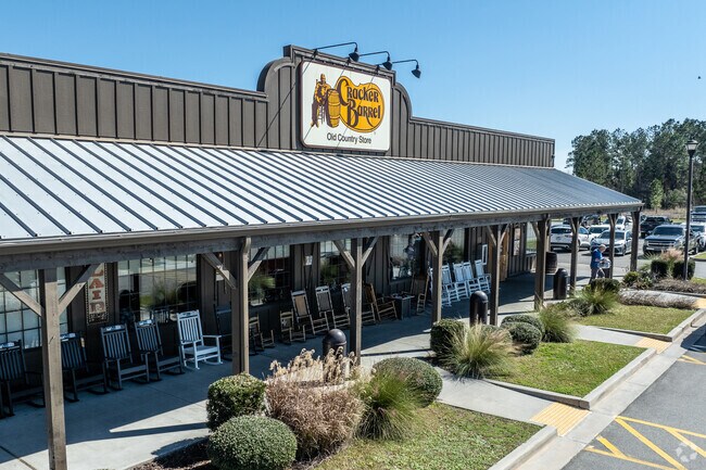 Come a nd enjoy a great dinnera t the Cracker Barrell in Waycross Georgia.