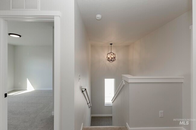 2542 W Fallon Loop, Nampa, ID 83651 - photo 4