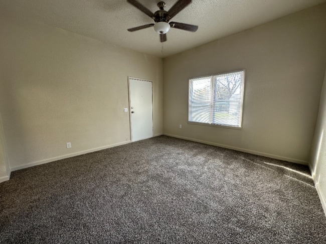 921 Main St unit A, Belton, MO 64012 - photo 2