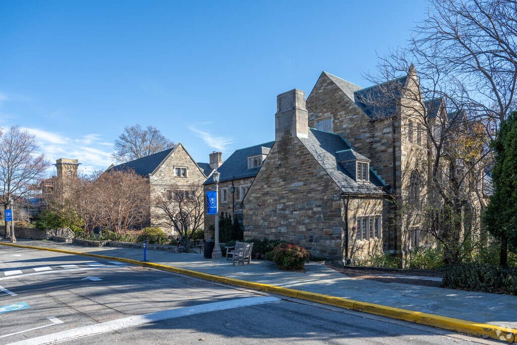 St. Albans School in Washington, DC is a private boarding school.