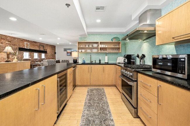 339 N West Ave unit ID1289057P, Fayetteville, AR 72701 - photo 7