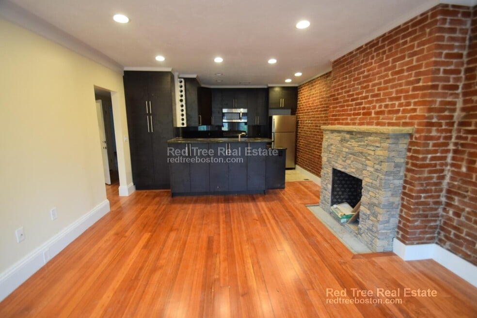 1624 Beacon St, Brookline, MA 02446 - photo 1