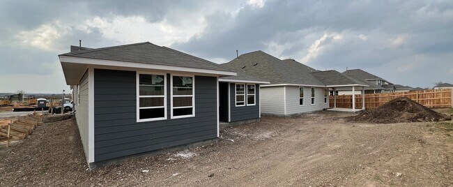 317 Willow Heights Dr, Hutto, TX 78634 - photo 5