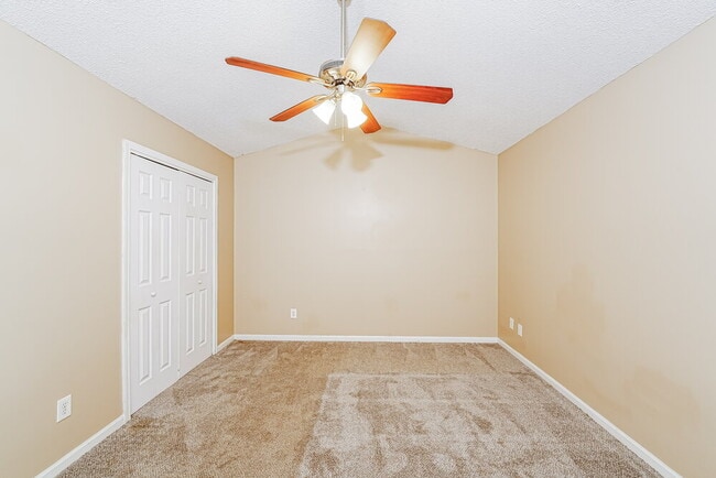 5837 Janet Dr, Trussville, AL 35173 - photo 7