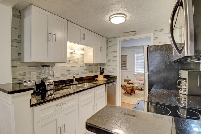 400 William Hilton Pkwy unit ID1309198P, Hilton Head Island, SC 29926 - photo 6