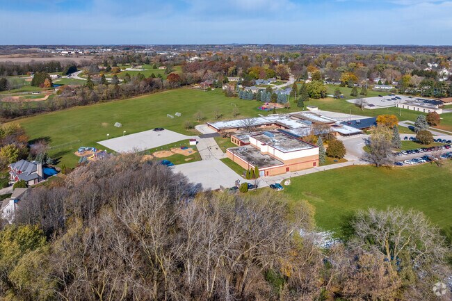 An aerial of Maple Avenue Elementary School.