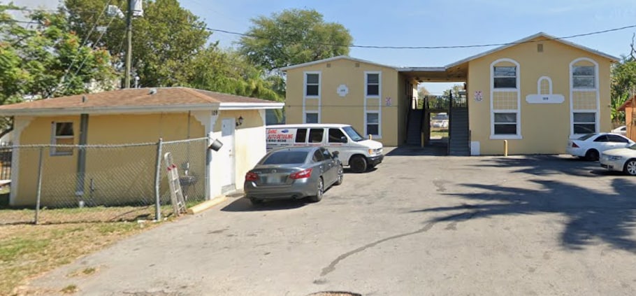 109 NW 8th St unit HSE, Belle Glade, FL 33430 - photo 1