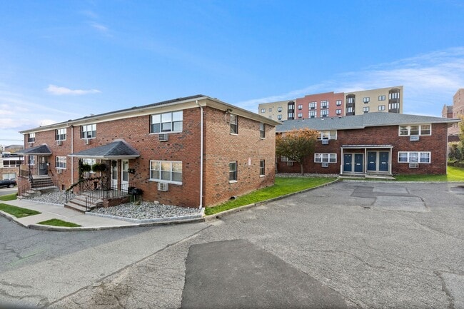 51 1st St, Hackensack, NJ 07601 - photo 2