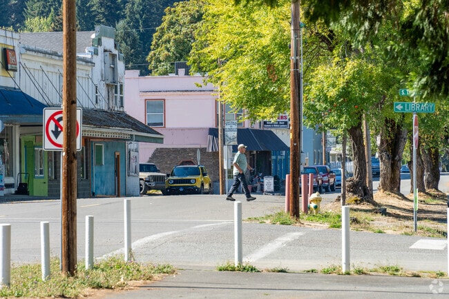 Visit Azalea for a perfect blend of history, nature, and small-town charm.